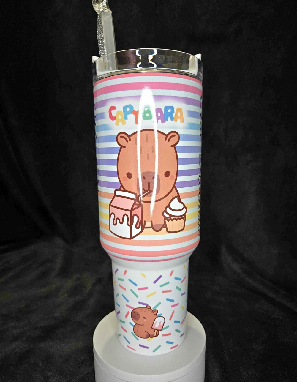 Personalized tumbler with handle and custom design